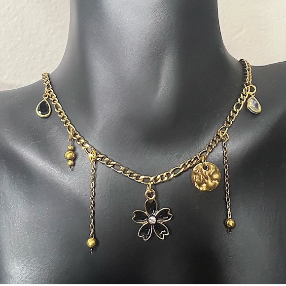 HANDCRAFTED SELLER - Picture 3 of 17